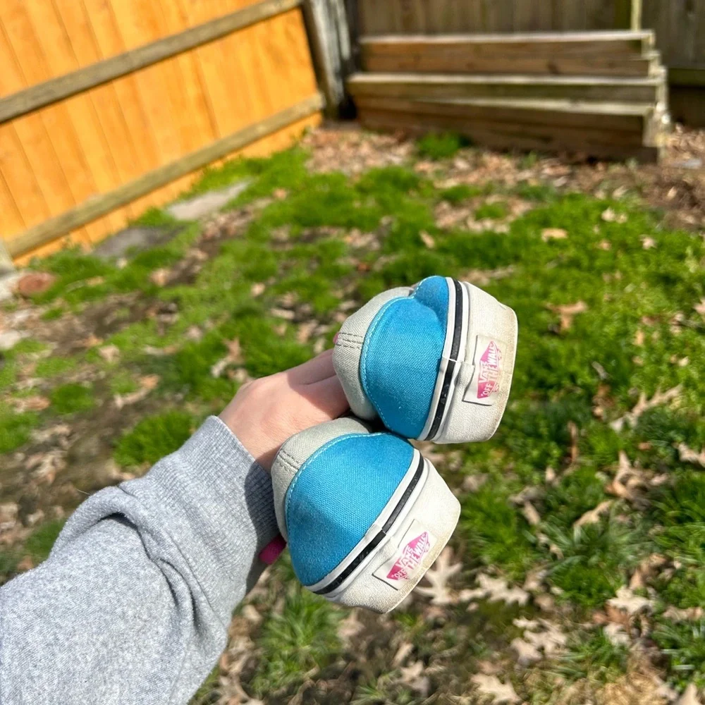Vans Off The Wall Classic grey blue pink Skate Shoe Men’s 6.5 Womens 8 authentic